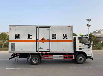 临翔爆破器材运输车