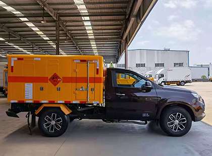 临翔爆破器材运输车