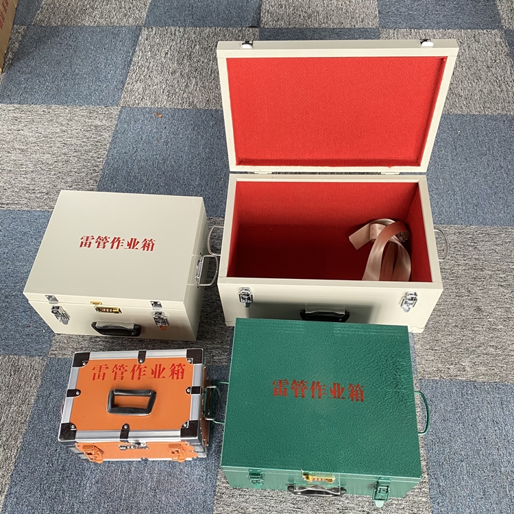 临翔爆破工程作业箱如何选择？玻璃钢与传统材质的全面对比
